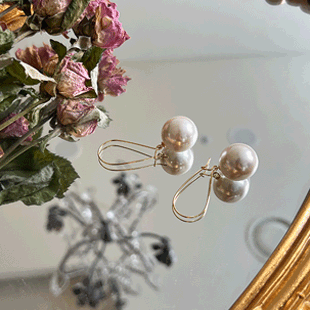 2340 Faux Pearl Pendant Brass Earrings