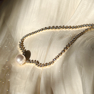 2430 Faux Pearl Pendant Brass Necklace