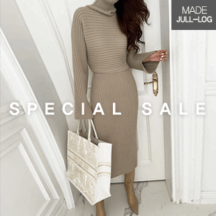 2884 Turtleneck Knit Top and Straight Cut Skirt Set
