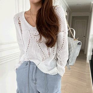 4197 Distressed Loose Fit Knit Top