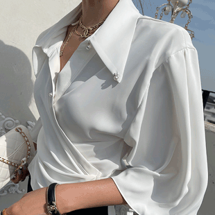 4250 Collared Flared Sleeve Blouse