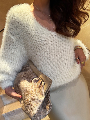 세뉴브 깃털브이넥니트