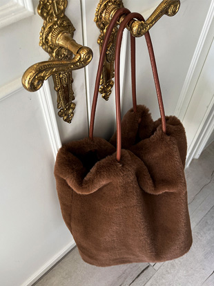 우멜브 퍼숄더백