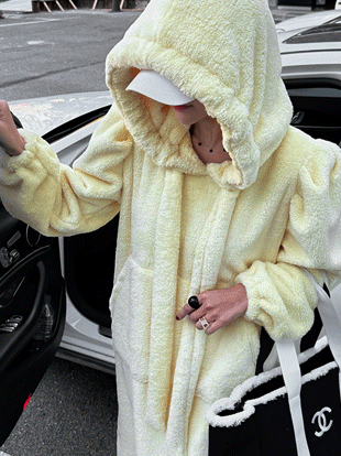 수벨드 양털후드원피스