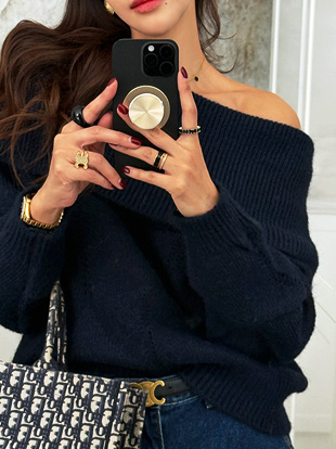 아벤코 오프숄더니트