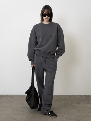 레이지 피그먼트 스웨트셔츠