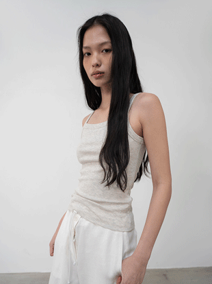 코튼 스퀘어넥 슬리브리스