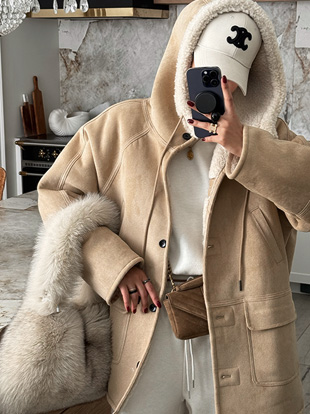 쥬빈드 후드무스탕