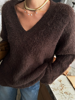 초밀드 브이넥박시니트