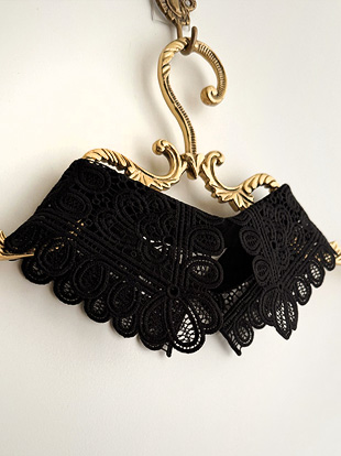 티파오 펀칭넥카라